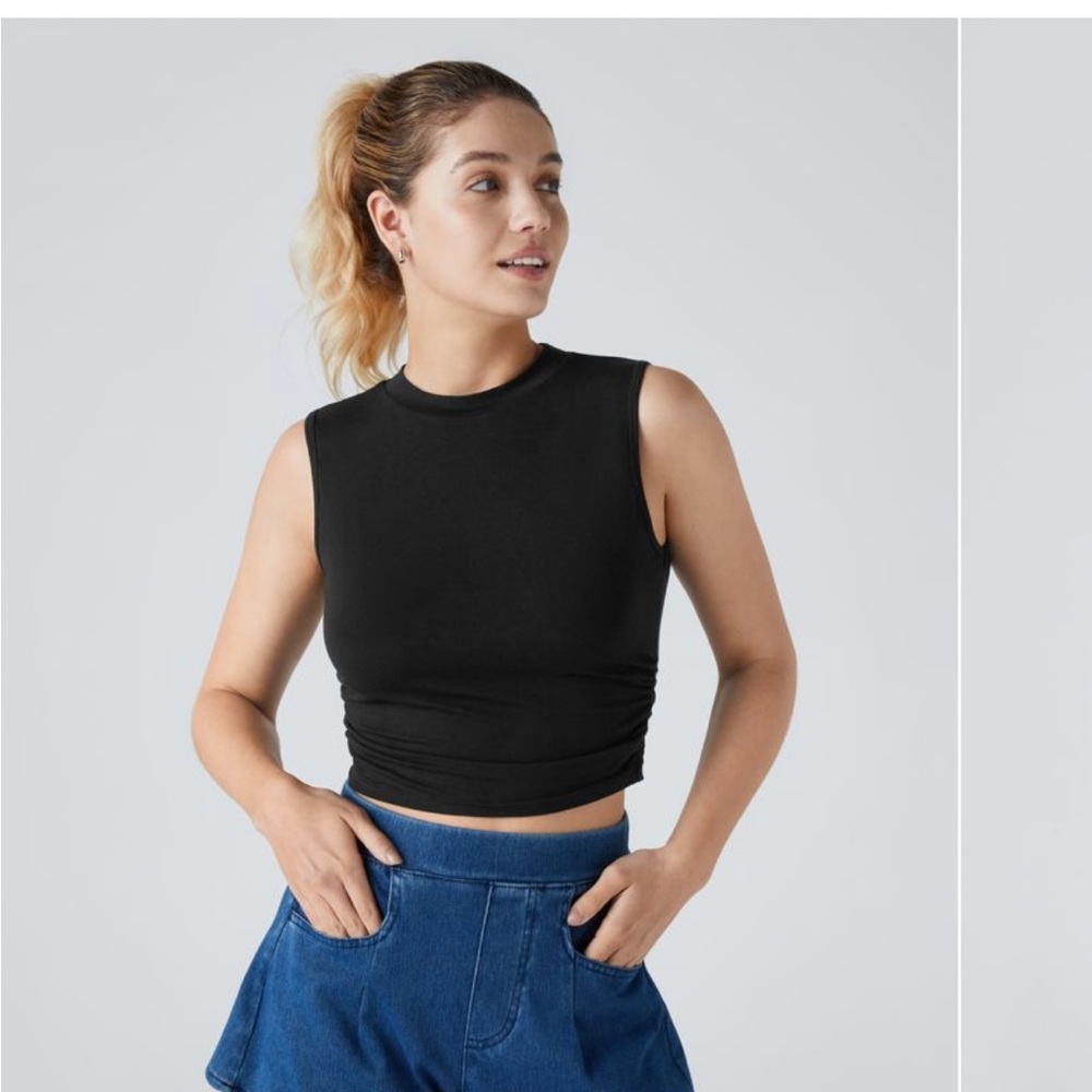 Black Fitted Crop Tank Top